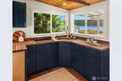 27830 Manzanita Beach Road SW, Vashon, WA 98070 - Photo 6