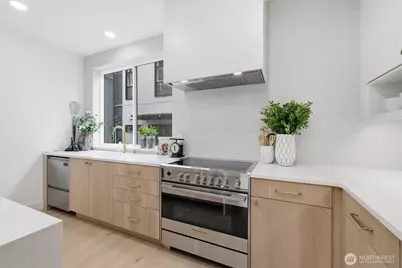 2011 Minor Avenue E, Seattle, WA 98102 - Photo 10