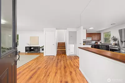 7020 S 120th Place, Seattle, WA 98178 - Photo 2