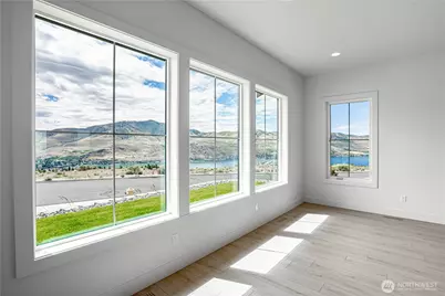 922 Long Drive, Chelan, WA 98816 - Photo 8