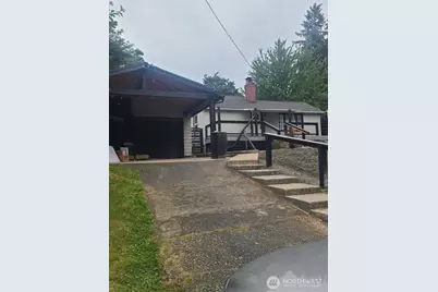 11335 Sunnyside Avenue N, Seattle, WA 98133 - Photo 2