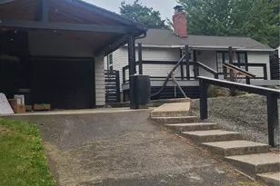 11335 Sunnyside Ave N, Seattle, WA 98133 - Photo 2