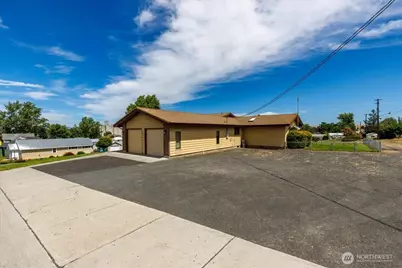 607 Brace SE, Wilbur, WA 99185 - Photo 2