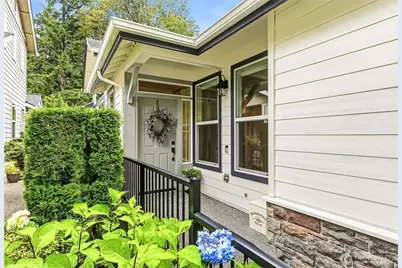 12018 Big Leaf Way NE, Redmond, WA 98053 - Photo 2
