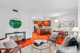 910 Lenora St, Seattle, WA 98121 - Photo 10