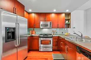 910 Lenora St, Seattle, WA 98121 - Photo 2