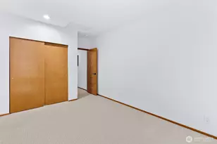 10095 NE Knight Rd, Bainbridge Island, WA 98110 - Photo 16