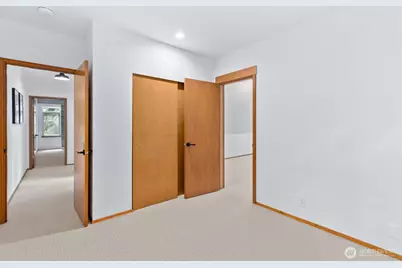 10095 NE Knight Road, Bainbridge Island, WA 98110 - Photo 20