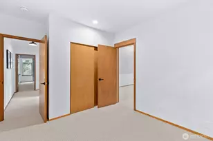 10095 NE Knight Rd, Bainbridge Island, WA 98110 - Photo 20