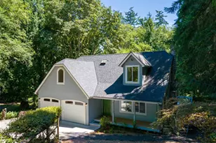10095 NE Knight Rd, Bainbridge Island, WA 98110 - Photo 2