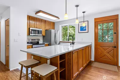 10095 NE Knight Road, Bainbridge Island, WA 98110 - Photo 10