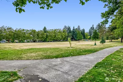8745 Greenwood Avenue N #115, Seattle, WA 98103 - Photo 32