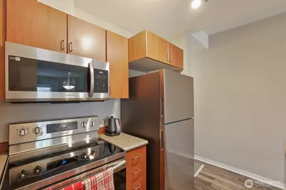 8745 Greenwood Avenue N #115, Seattle, WA 98103 - Photo 12