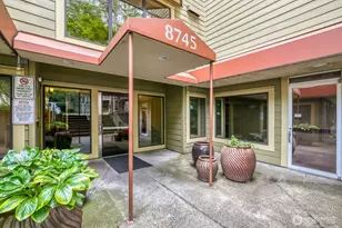8745 Greenwood Ave N, Seattle, WA 98103 - Photo 2