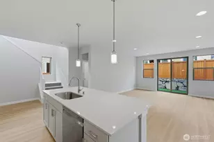 12502 SE 256th Pl, Kent, WA 98030 - Photo 10
