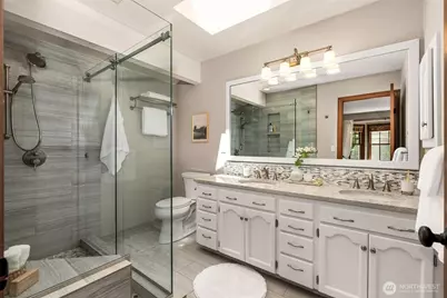 21016 NE 36th Street, Sammamish, WA 98074 - Photo 20