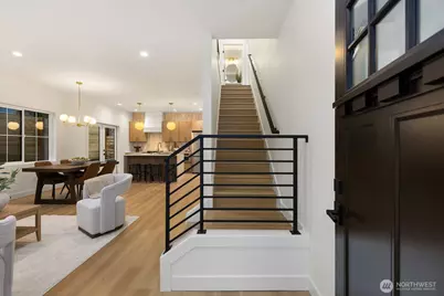 9549 Evanston Avenue N, Seattle, WA 98103 - Photo 4