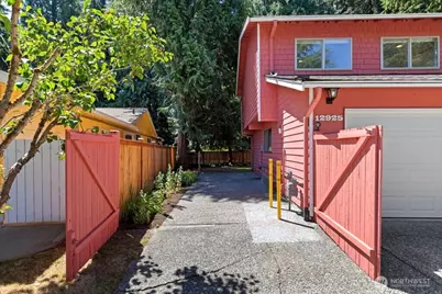 12925 NE 110th Place, Kirkland, WA 98033 - Photo 32