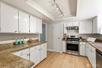 12925 NE 110th Place, Kirkland, WA 98033 - Photo 10