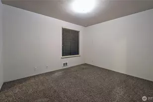 1627 NE 199th Pl, Shoreline, WA 98155 - Photo 16
