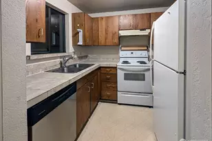 1627 NE 199th Pl, Shoreline, WA 98155 - Photo 14