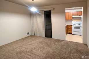 1627 NE 199th Pl, Shoreline, WA 98155 - Photo 12