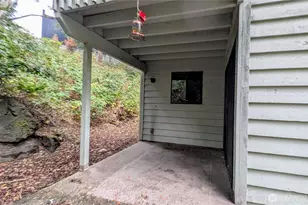 1627 NE 199th Pl, Shoreline, WA 98155 - Photo 4