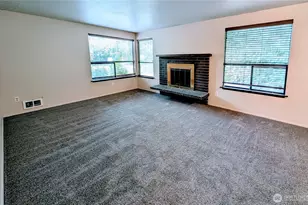 1627 NE 199th Pl, Shoreline, WA 98155 - Photo 2