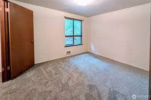 1627 NE 199th Pl, Shoreline, WA 98155 - Photo 6