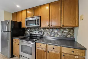 627 SW 106th St, Seattle, WA 98146 - Photo 8