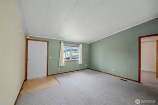 4045 49th Ave SW, Olympia, WA 98512 - Photo 4