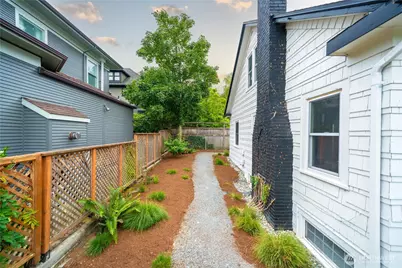 1509 4th Avenue W, Seattle, WA 98119 - Photo 28