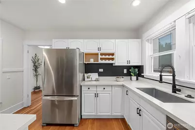 1509 4th Avenue W, Seattle, WA 98119 - Photo 10