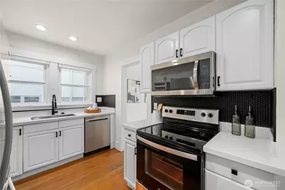 1509 4th Avenue W, Seattle, WA 98119 - Photo 12