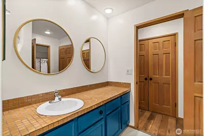 2811 14th W #101, Seattle, WA 98119 - Photo 20