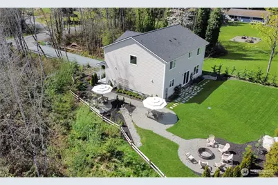 10705 36th Street E, Edgewood, WA 98372 - Photo 2