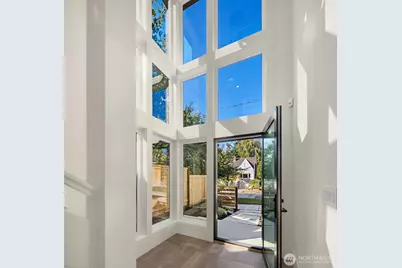 7342 20th Avenue NW, Seattle, WA 98117 - Photo 2