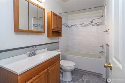 600 NE Saturn Lane, Bremerton, WA 98311 - Photo 18
