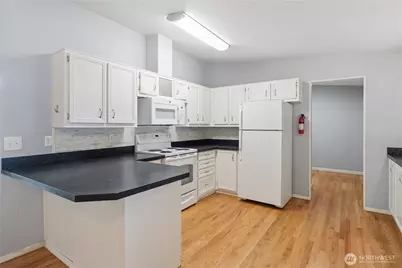600 NE Saturn Lane, Bremerton, WA 98311 - Photo 6