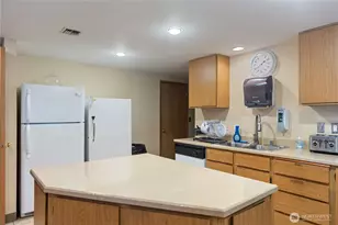 600 NE Saturn Ln, Bremerton, WA 98311 - Photo 26