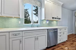 8208 Locust Ave E, Bonney Lake, WA 98391 - Photo 14