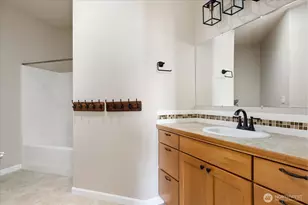 2749 SW Fairway Point Dr, Oak Harbor, WA 98277 - Photo 28