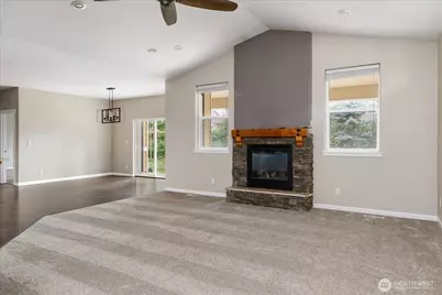 2749 SW Fairway Point Drive, Oak Harbor, WA 98277 - Photo 4