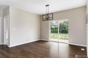 2749 SW Fairway Point Dr, Oak Harbor, WA 98277 - Photo 8