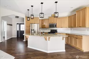 2749 SW Fairway Point Dr, Oak Harbor, WA 98277 - Photo 12