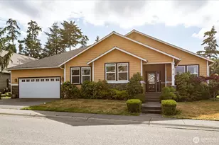 2749 SW Fairway Point Dr, Oak Harbor, WA 98277 - Photo 1
