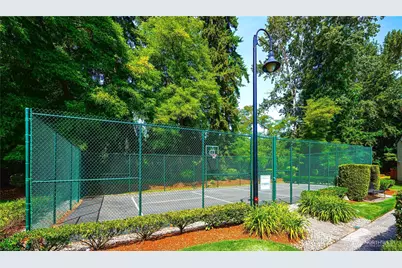 12680 NE 10th Place #B103, Bellevue, WA 98005 - Photo 14