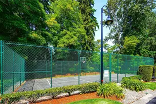 12680 NE 10th Pl, Bellevue, WA 98005 - Photo 14