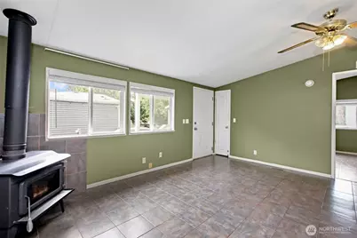 11509 20th Ave. Ct. E #32, Tacoma, WA 98445 - Photo 4