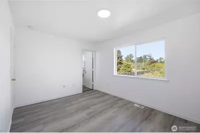 12705 6th Avenue E, Tacoma, WA 98445 - Photo 20